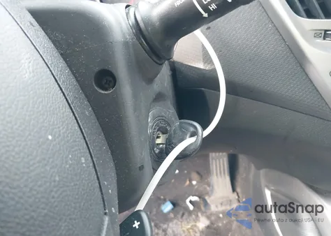 2016 Hyundai Veloster z USA, uszkodzony, nr VIN KMHTC6AD9GU260033